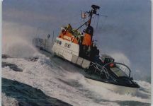 Rettungskreuzer auf Einsatzfahrt Seenotrettung