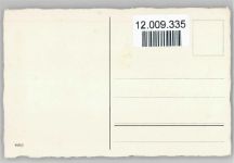 Kind steht auf einem Dreirad - Geburtstat - Spielzeug - Briefkasten