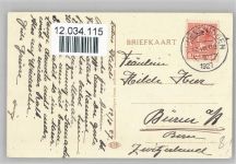 Trachten aus Volendam , Mädchen beim Stricken Stricken 1927