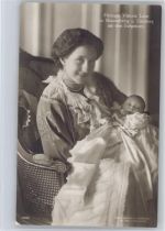 Herzogin Viktoria Luise zu Braunschweig mit Baby Adel Prinzessin Victoria Luise