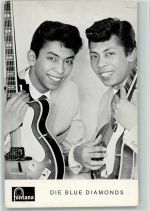 Die Blue Diamonds mit Gitarren keine AK Musiker
