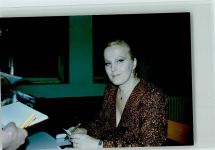 Katia Ricciarelli gibt Autogramme Opernsänger