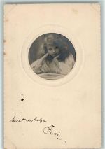 Kinderkopf rundes Foto ca 1901 AK Buch lesen Haarmode Prägedruck
