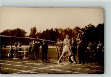Zieleinlauf - Laufen , Sportplatz ca 1935 AK Leichtathletik