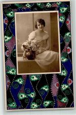 Stoffmuster der Wiener Werkstätte Serie Nr 03221 Junge Frau Rosen Krug Wiener Werkstätte