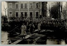33098 W4790 Sennelager 1916 Privatfoto AK Hochwasser Gruppenphoto Militärs Ort handschriftlich