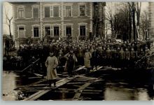 33098 W4790 Sennelager Privatfoto AK Hochwasser Gruppenphoto Militärs Ort handschriftlich