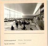 25761 W2242 Büsum FOTO KEINE AK Wellenbad Innenaufnahme Foto montiert auf Karton