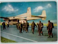 Jäger vor dem Einsatz , besteigen eines Flugzeuges 1962 AK Fallschirm