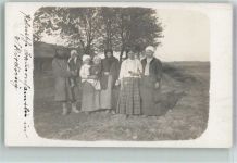 Privatfoto AK Polnische Bauernfamilie in Skirdimy Ort handschriftlich