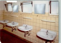 24395 W2342 Falshöft, Gem Nieby FOTO KEINE AK Campingplatz Schröder Innenaufnahme Sanitärraum
