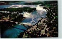 Windsor Ontario - Fliegeraufnahme Niagara Falls with Rainow rigde in foreground