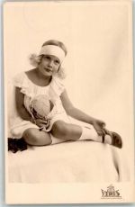 Erzherzogin Margit mit einem Handball Adel Österreich 1929 Foto AK