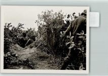 3. august B-Stelle beim Geschütz Schwarz, rechts die getarnte 4-m Basis Artillerie WK II FOTO KEINE AK