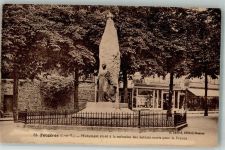 35133 Fougeres Foto AK Kriegerdenkmal