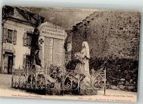 65120 Luz-Saint-Sauveur Foto AK Kriegerdenkmal La Place et les Fortificationa