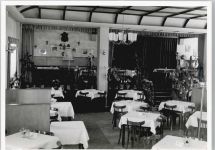 61462 W6240 Schneidhain , Taunus - Foto Gasthaus Rothenbacher Tisch Stuhl Lampe