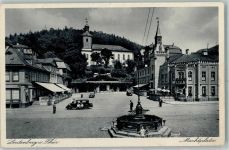 07338 O6804 Leutenberg , Thür - Marktplatz Oldtimer Brunnen Kinder Mann Stock Gasthaus