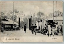 Gebrauchsspuren Postamt Tracht Tiassalé