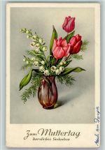 Rote Tulpen und Maiglöckchen in roter Vase Muttertag