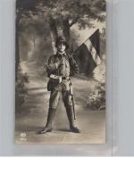Kinder in Uniform