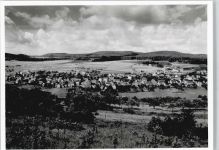 35708 W6342 Fellerdilln - Foto Feld Haus Baum