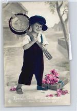 Junge mit Mandoline Streichinstrument