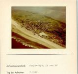 26486 W2946 Wangerooge , Nordseebad FOTO KEINE AK Luftaufnahme von NW Foto montiert auf Karton