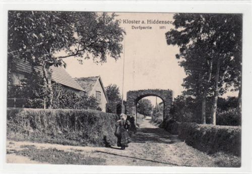 Kloster Kloster a. Hinddensee mit Dorfpartie und Tor ungelaufen Top Erhaltung.