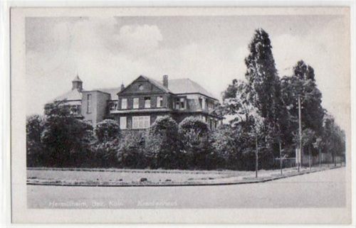 Hermülheim mit Krankenhaus gelaufen von 1943. Ecken mit Albumabdrücken, sonst gut erhalten