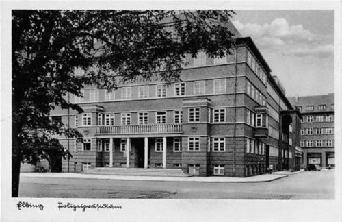 Elbing / Elblag. Polizeipräsidium gelaufen 1942. Rückseite leicht fleckig, sonst gut erhalten