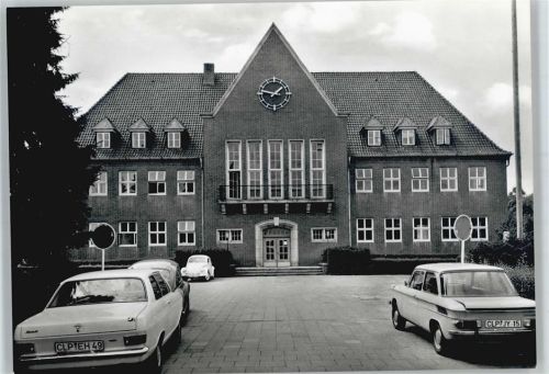 Cloppenburg Rathaus, Auto