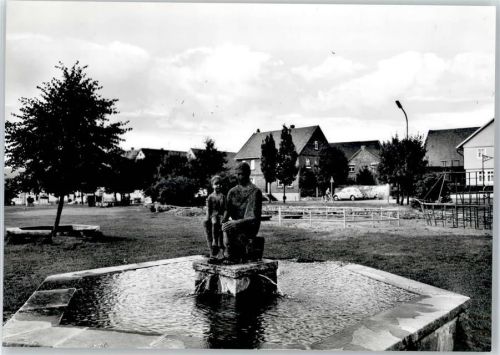 36169 W6419 Rasdorf b Hünfeld - Brunnen am Dorfplatz