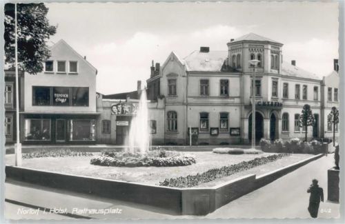 Nortorf Rathausplatz, Lichtburg, Springbrunnen