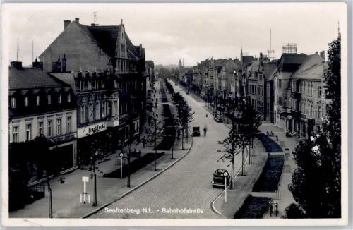 Senftenberg WK II Bahnhofstraße Auto