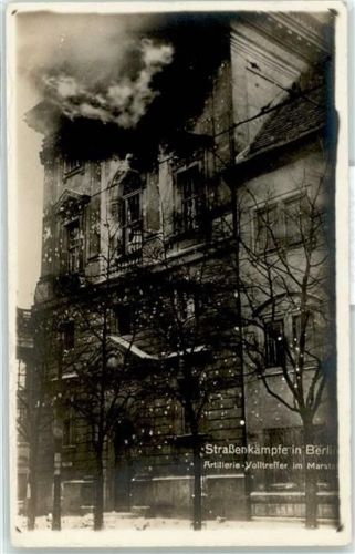 Berlin Mitte Strassenkampf Marstall Artillerie-Volltreffer