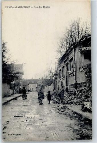 02130 Fere-en-Tardenois - Rue de Ecoles