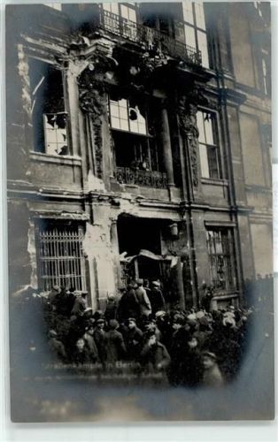 10115 W1000 Berlin, unsortiert Foto AK Strassenkampf