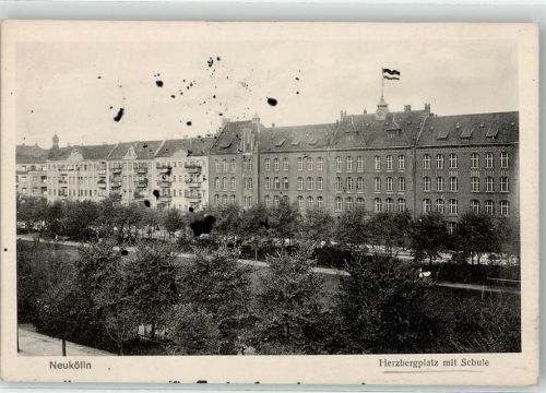 Neukölln 1915 Herzbergplatz Schule