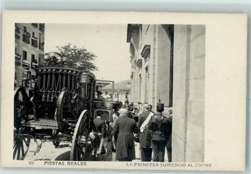 Serie Fiesta Reales Nr. 10 La Princesa Subiendo al Coche AK Adel Spanien 1902 Foto AK