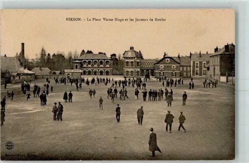 Hirson La Place Victor Hugo et les Joueurs de Boules