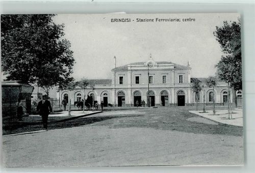 Brindisi Stazione Ferroviaria centro Zentralbahnhof