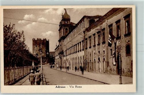 Adrano Via Roma Fahne Burg
