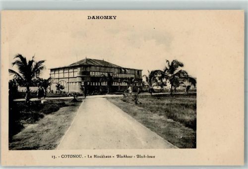 Cotonou Dahomey Blockhaus Palmen