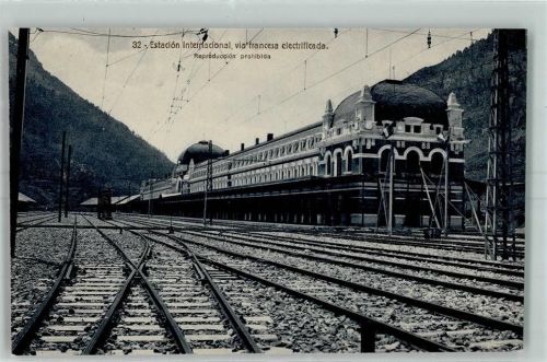 Jaca Estadon Internacional via francesa electrificada Bahnhof Canfranc