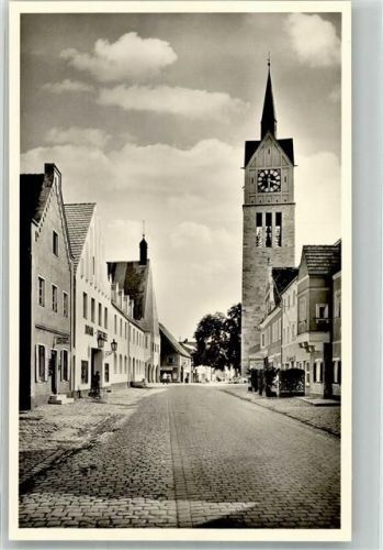 Neustadt Herzog-Ludwig-Straße mit Pfarrkirche St. Laurentius