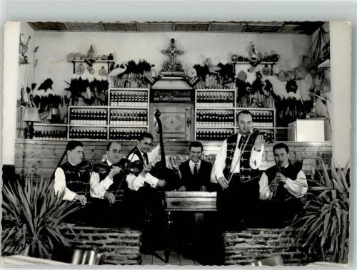 Rust Hotel Sifkovits Tracht Musiker