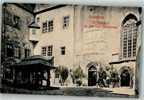 09328 O9291 Rochsburg Foto AK Schloss Hof mit Ziehbrunnen