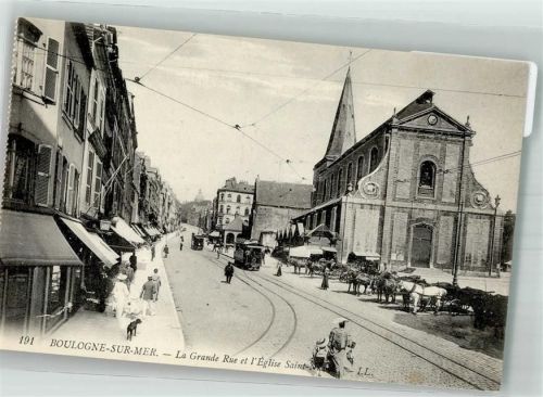 62200 Boulogne-sur-Mer Foto AK Marktszen Kirche Straßenbahn Geschäft