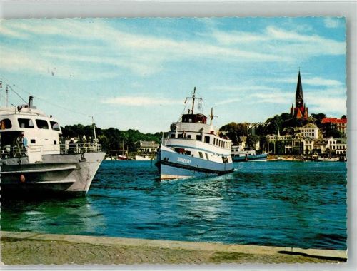 Flensburg Hafen mit St. Jürgen-Kirche und Fahrgastschiff Jürgensby